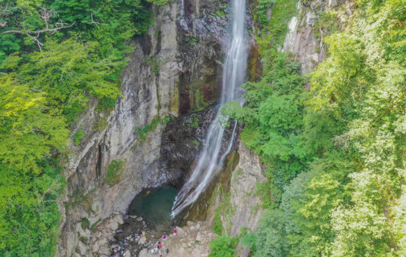 makhuntseti-waterfall-in-adjara